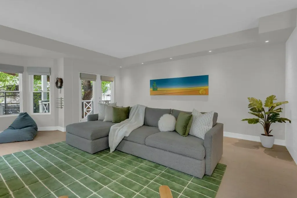 3617 3 Street SW Calgary AB T2S1V6