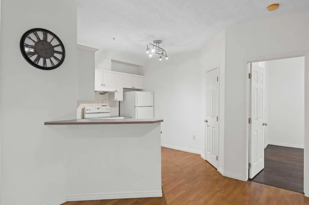 126 14 Avenue SW Calgary AB T2R 0L9