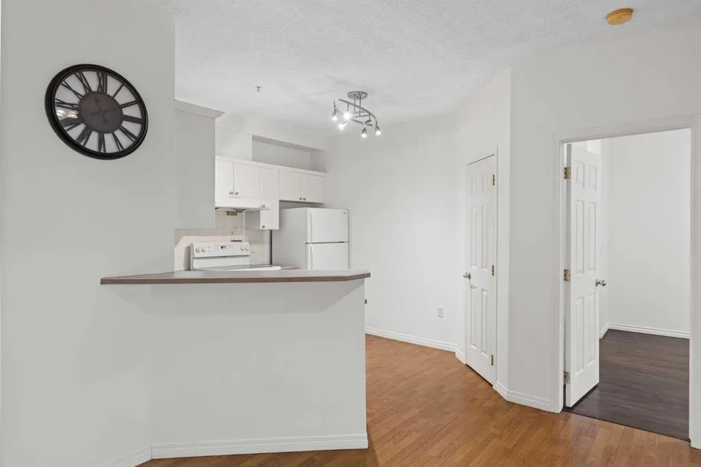 126 14 Avenue SW Calgary AB T2R 0L9