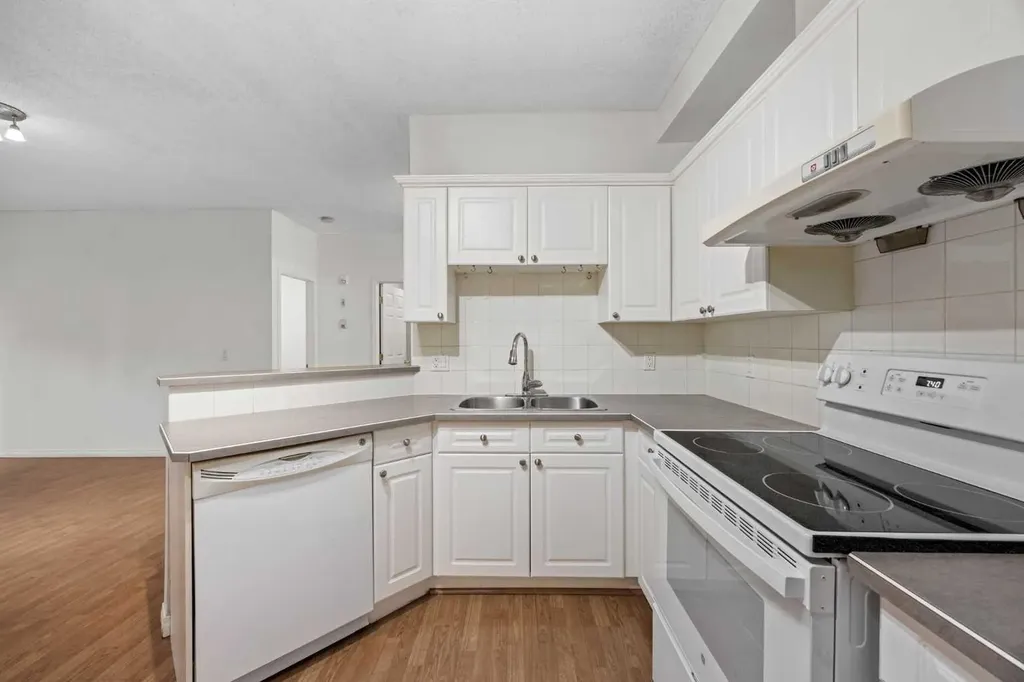 126 14 Avenue SW Calgary AB T2R 0L9