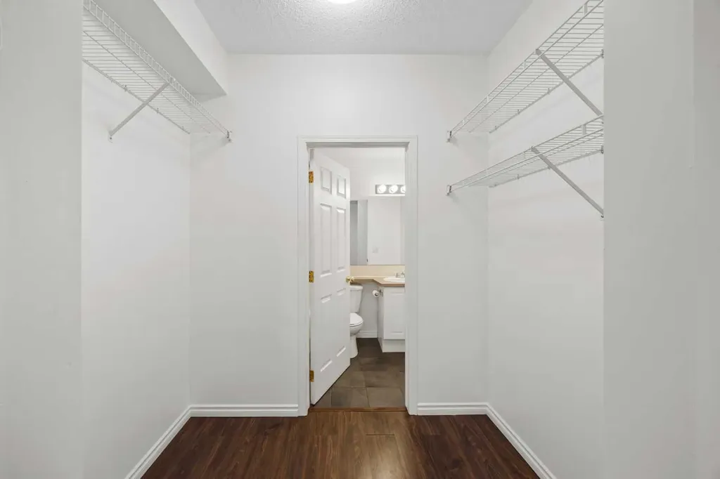 126 14 Avenue SW Calgary AB T2R 0L9