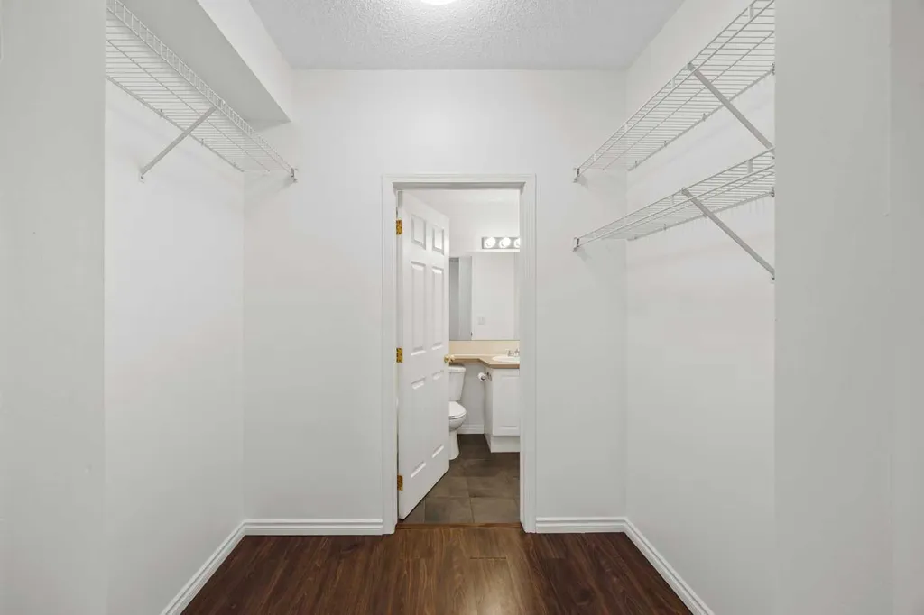 126 14 Avenue SW Calgary AB T2R 0L9
