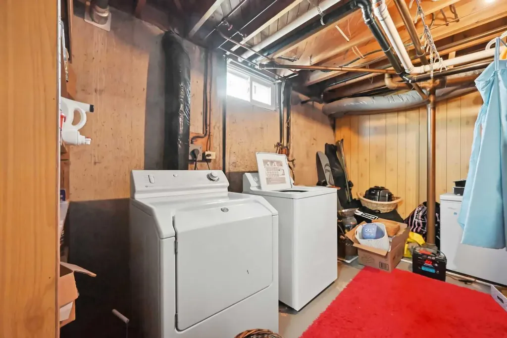 1012 Riddell Place SE Calgary AB T2A 1Y5