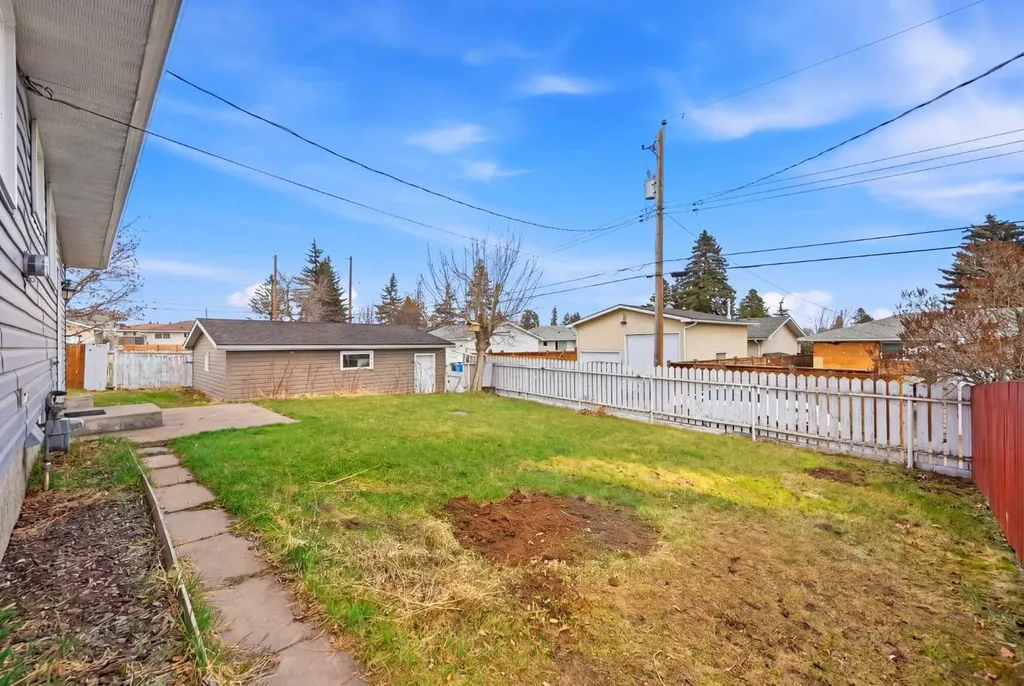 1012 Riddell Place SE Calgary AB T2A 1Y5
