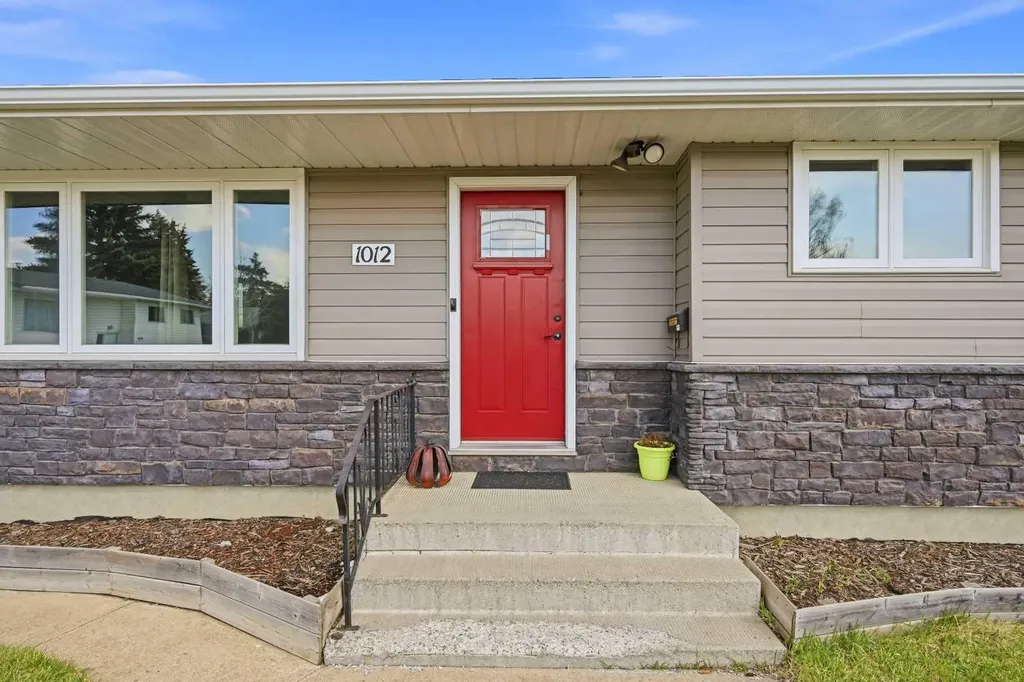1012 Riddell Place SE Calgary AB T2A 1Y5