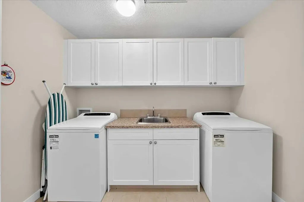 60 Sherwood Crescent NW Calgary AB T3R 0G2