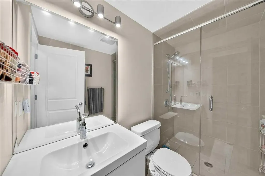60 Sherwood Crescent NW Calgary AB T3R 0G2