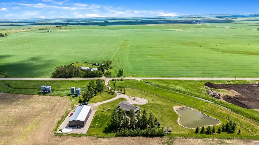 252042 Township Road 230 Rural Wheatland County AB T1P 0T2