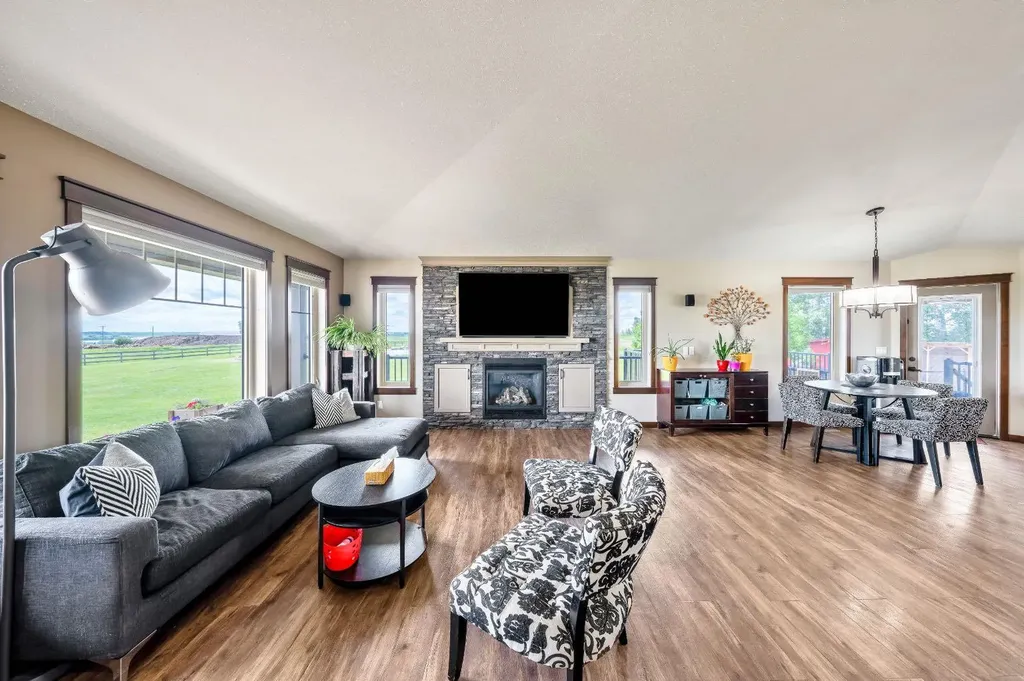 252042 Township Road 230 Rural Wheatland County AB T1P 0T2