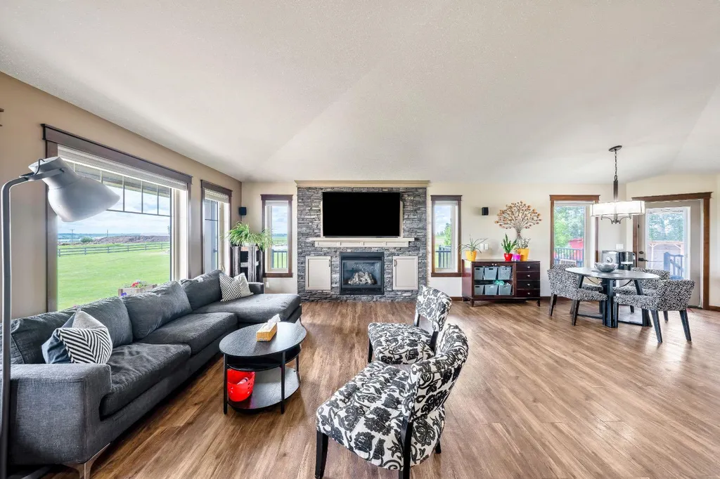 252042 Township Road 230 Rural Wheatland County AB T1P 0T2