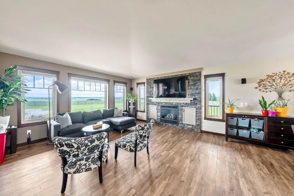 252042 Township Road 230 Rural Wheatland County AB T1P 0T2