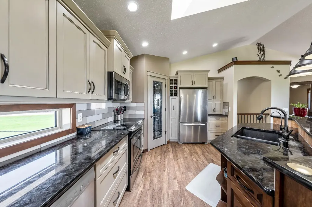 252042 Township Road 230 Rural Wheatland County AB T1P 0T2