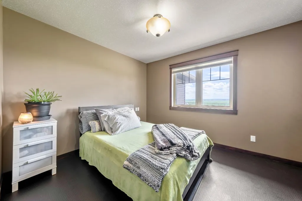 252042 Township Road 230 Rural Wheatland County AB T1P 0T2