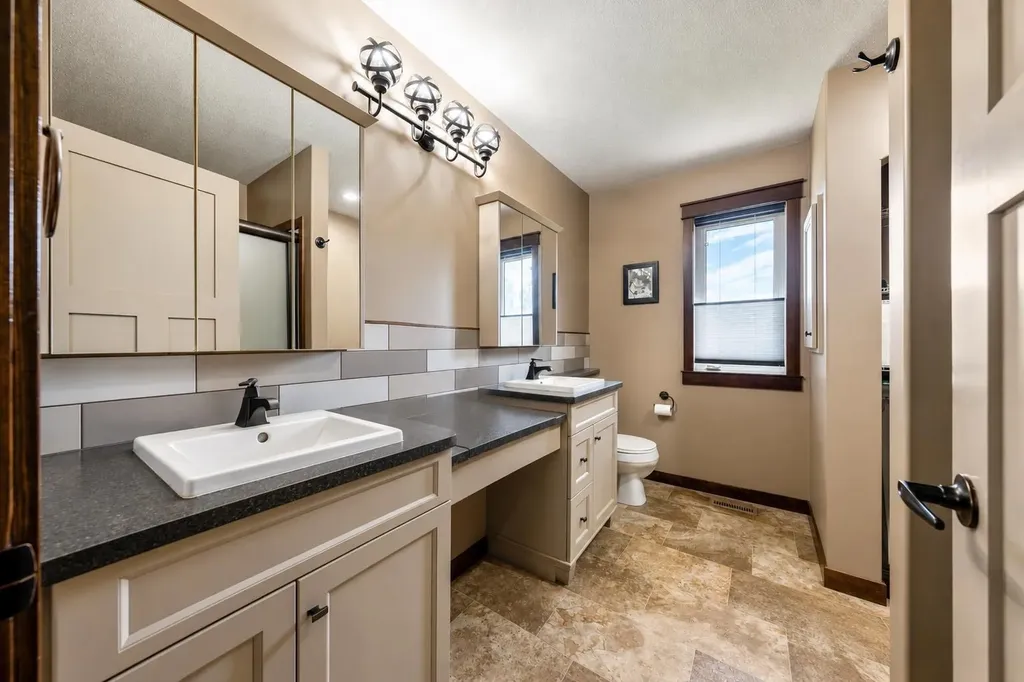 252042 Township Road 230 Rural Wheatland County AB T1P 0T2