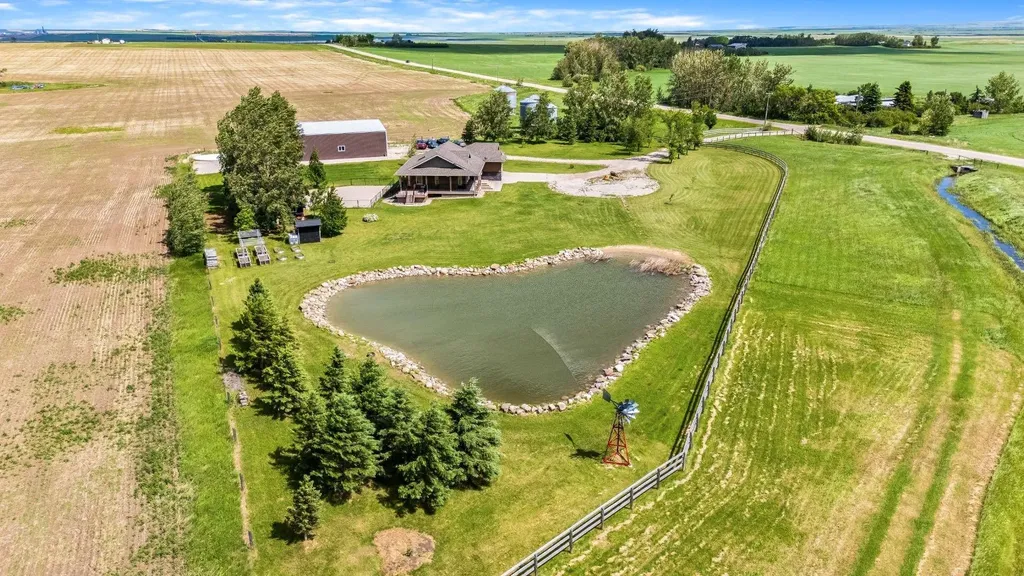 252042 Township Road 230 Rural Wheatland County AB T1P 0T2