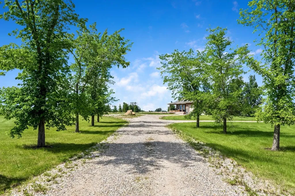 252042 Township Road 230 Rural Wheatland County AB T1P 0T2