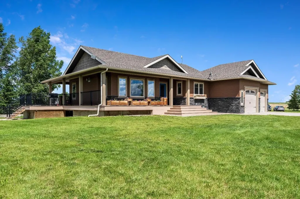 252042 Township Road 230 Rural Wheatland County AB T1P 0T2
