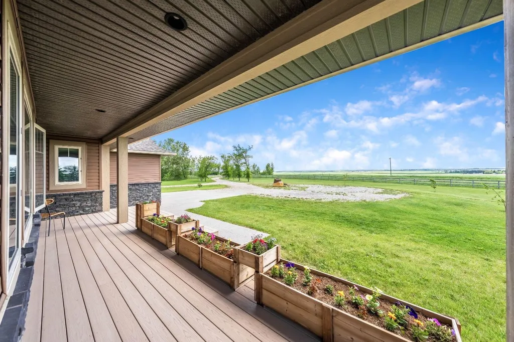 252042 Township Road 230 Rural Wheatland County AB T1P 0T2