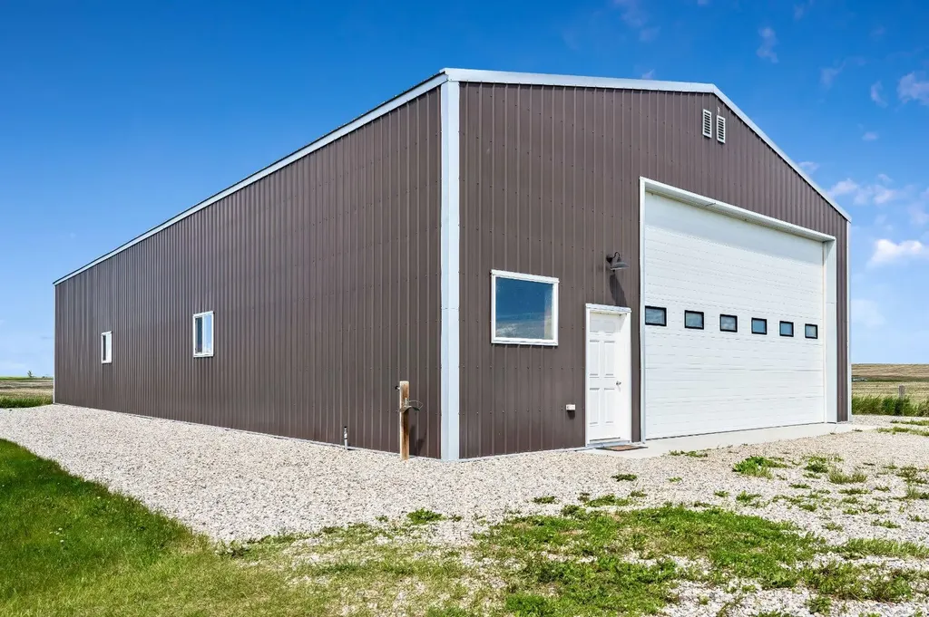 252042 Township Road 230 Rural Wheatland County AB T1P 0T2