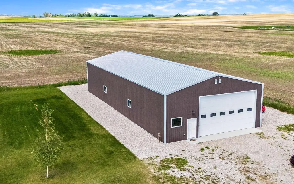 252042 Township Road 230 Rural Wheatland County AB T1P 0T2