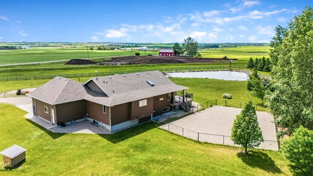 252042 Township Road 230 Rural Wheatland County AB T1P 0T2