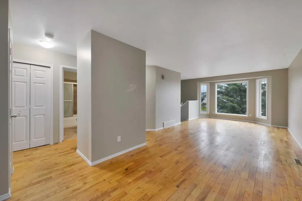 132 Kirkland Close Red Deer AB T4P 4A4