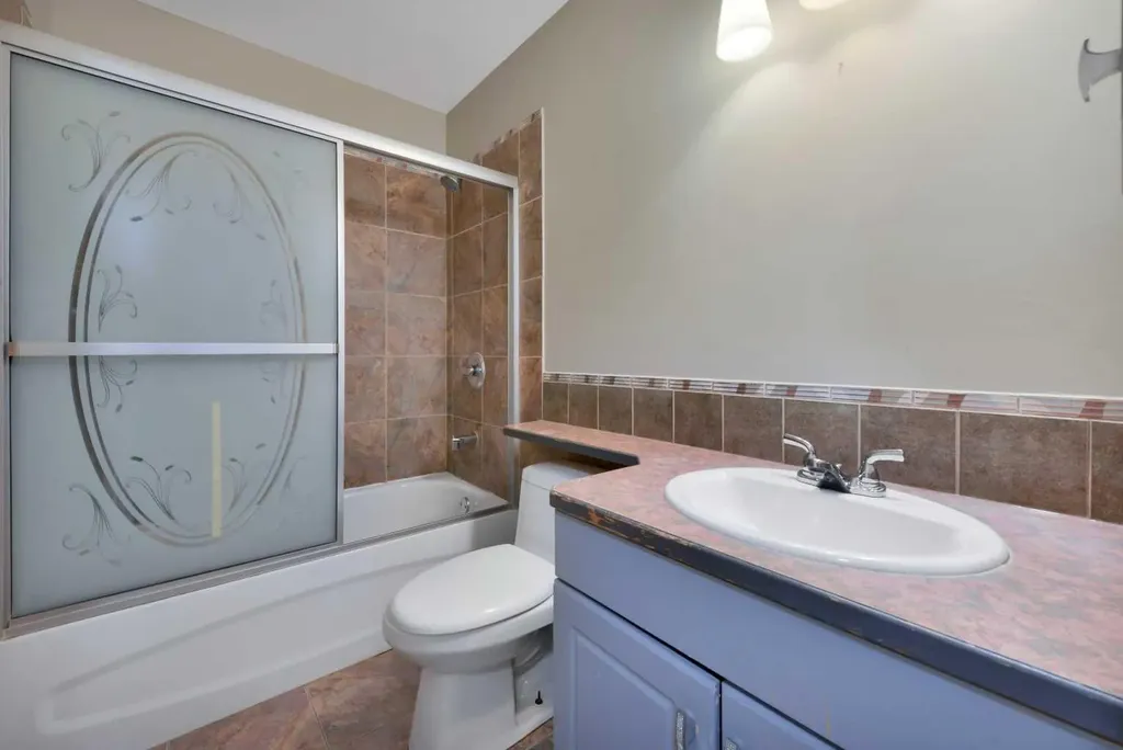 132 Kirkland Close Red Deer AB T4P 4A4