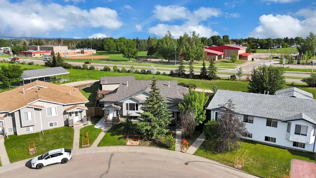 132 Kirkland Close Red Deer AB T4P 4A4