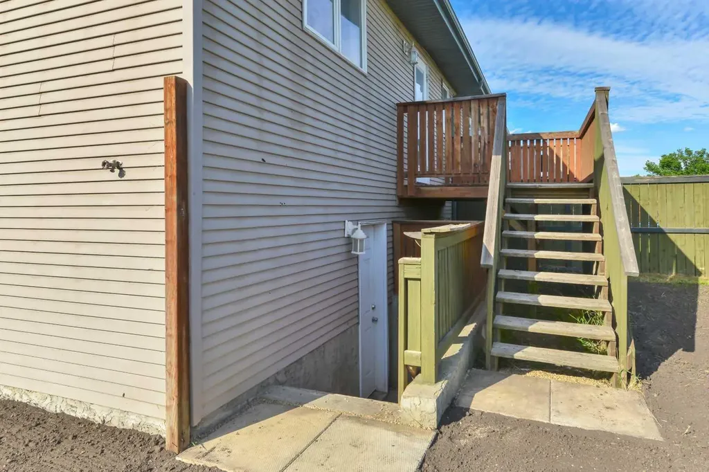 132 Kirkland Close Red Deer AB T4P 4A4