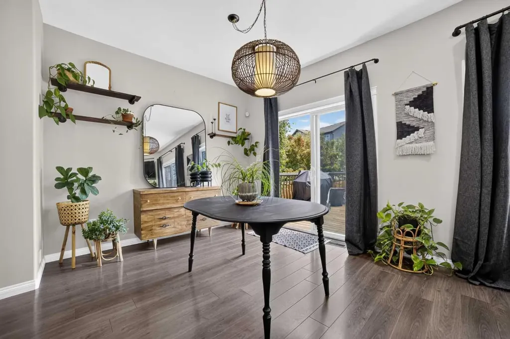 318 Twinriver Road W Lethbridge AB T1J 5B9