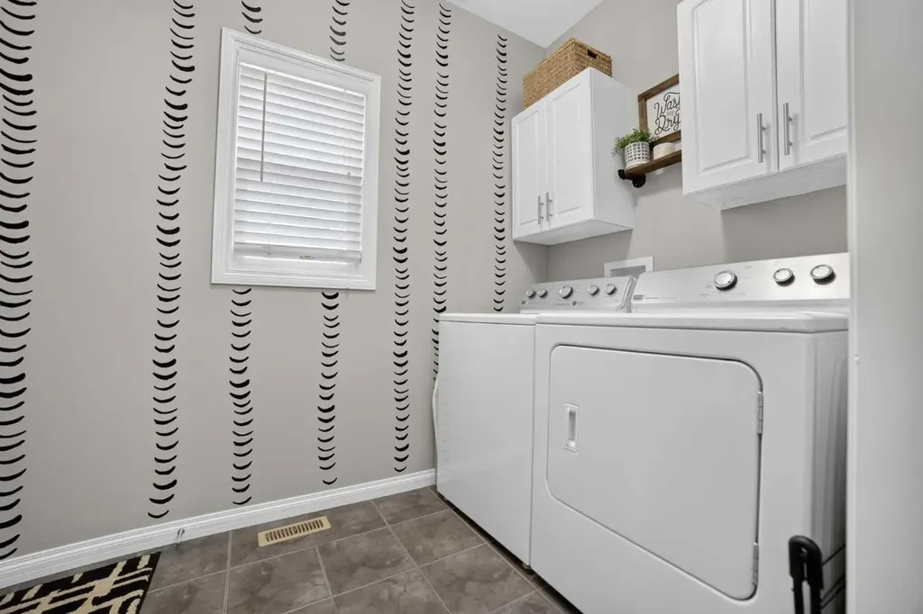 318 Twinriver Road W Lethbridge AB T1J 5B9
