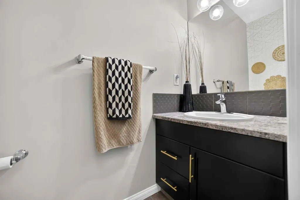 318 Twinriver Road W Lethbridge AB T1J 5B9
