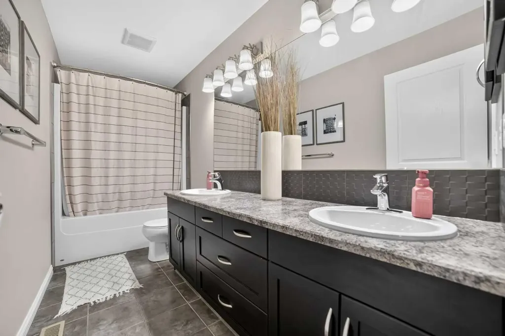 318 Twinriver Road W Lethbridge AB T1J 5B9