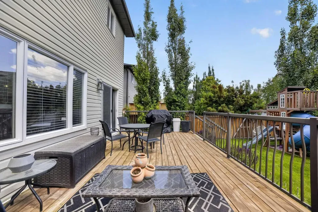 318 Twinriver Road W Lethbridge AB T1J 5B9
