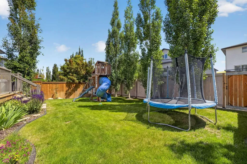 318 Twinriver Road W Lethbridge AB T1J 5B9