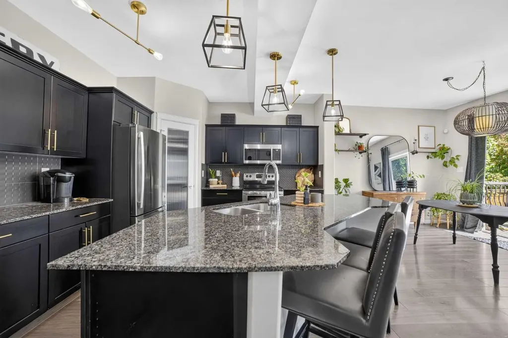318 Twinriver Road W Lethbridge AB T1J 5B9