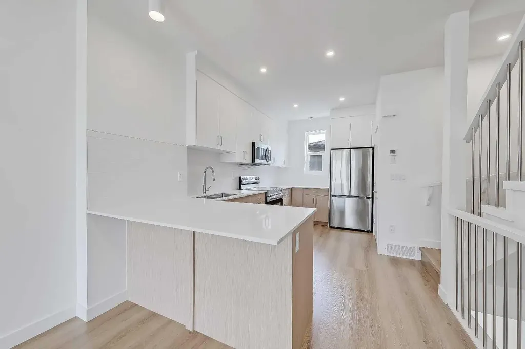 3550 45 Street SW Calgary AB T3E 3V2