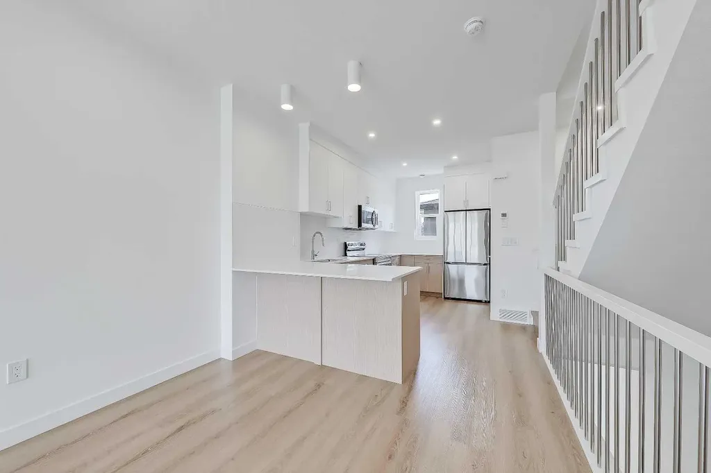 3550 45 Street SW Calgary AB T3E 3V2