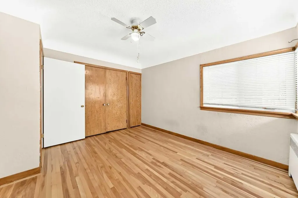 1712 28 Street SW Calgary AB T3C1L9