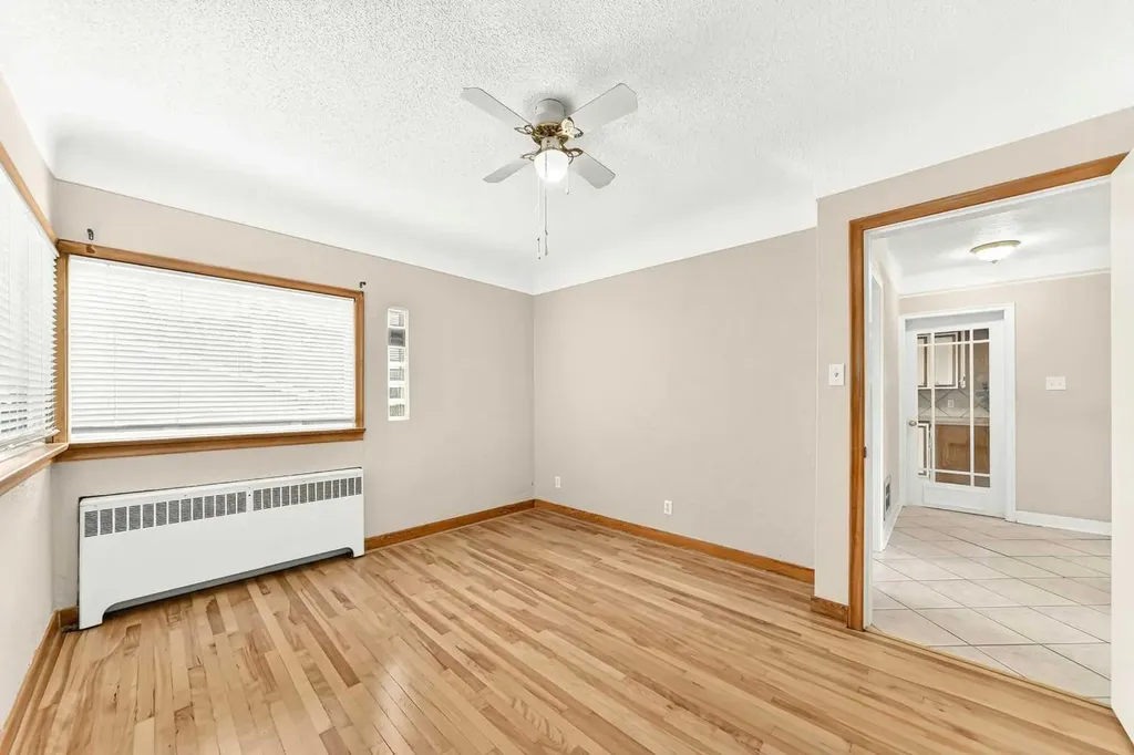 1712 28 Street SW Calgary AB T3C1L9