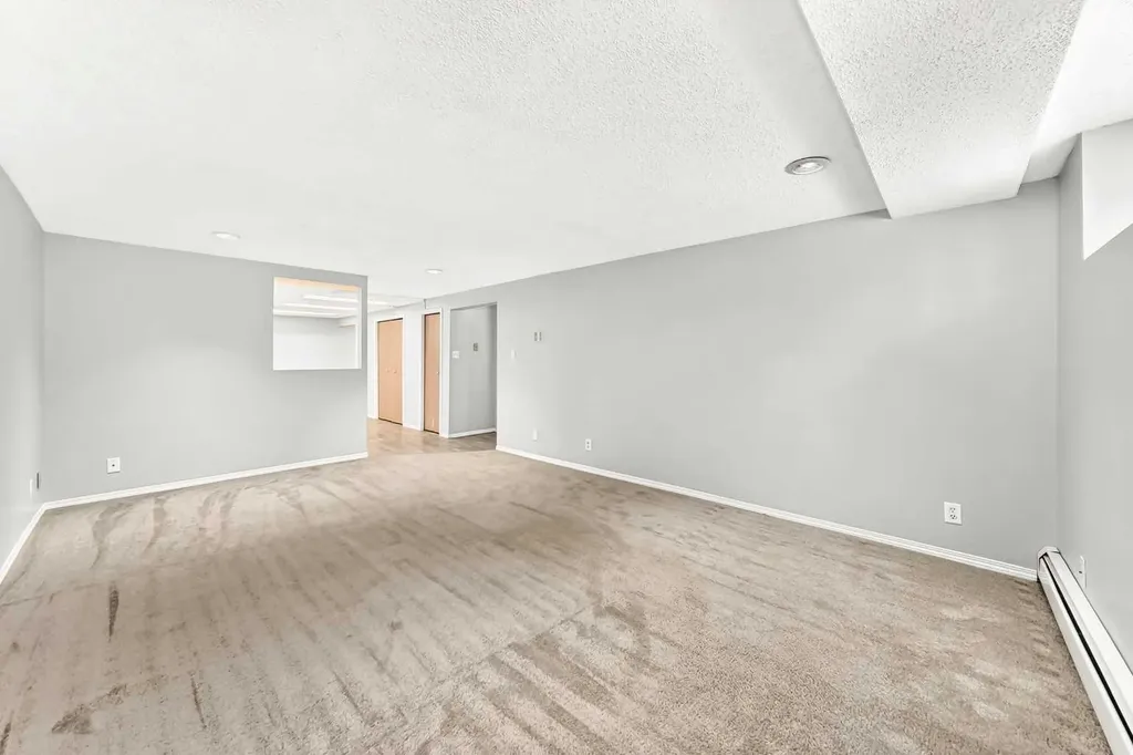 1712 28 Street SW Calgary AB T3C1L9
