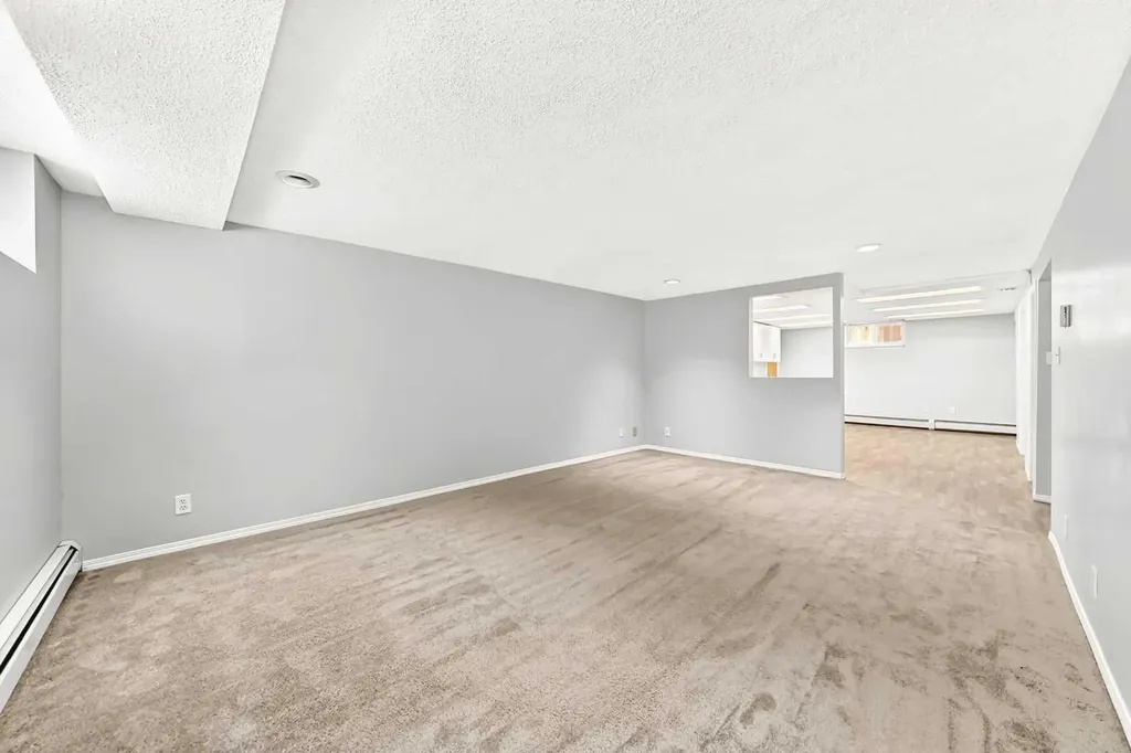 1712 28 Street SW Calgary AB T3C1L9