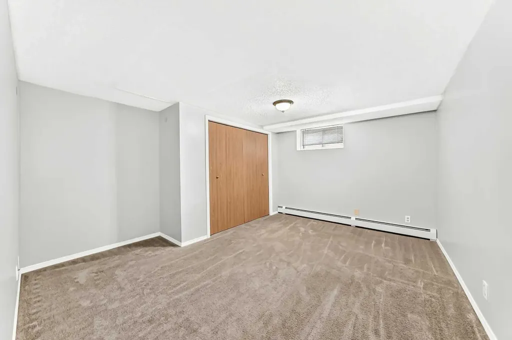 1712 28 Street SW Calgary AB T3C1L9