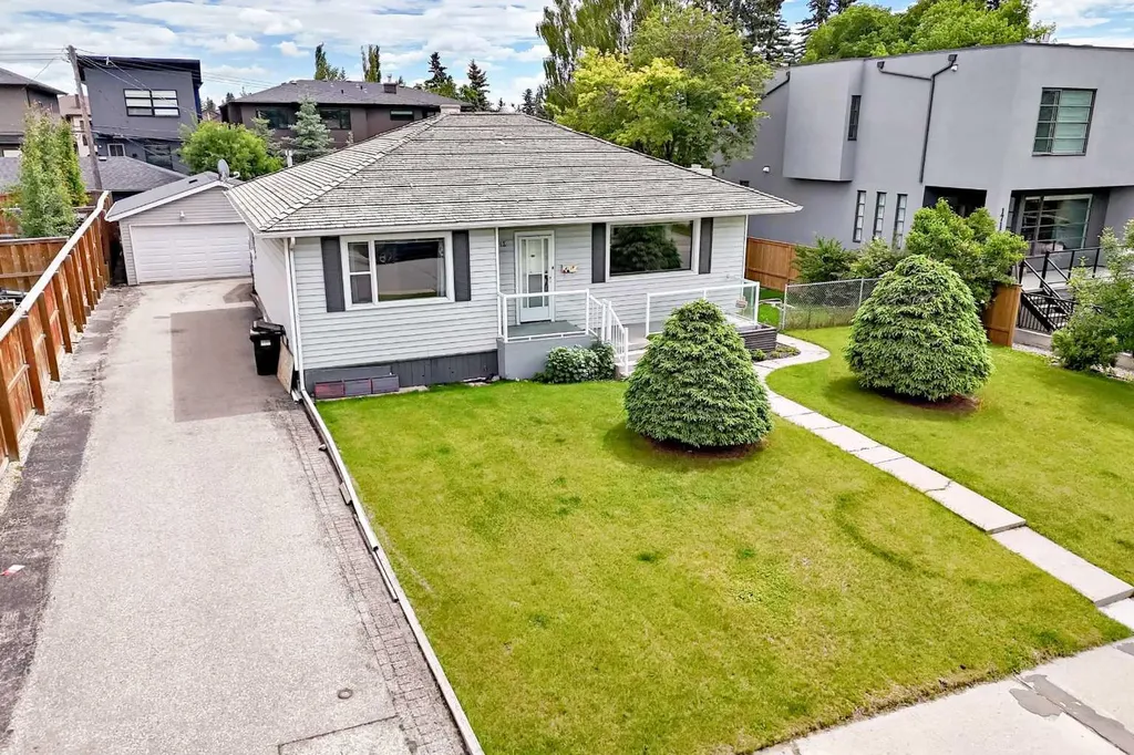 1712 28 Street SW Calgary AB T3C1L9