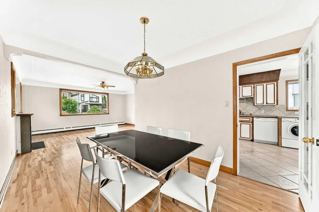 1712 28 Street SW Calgary AB T3C1L9