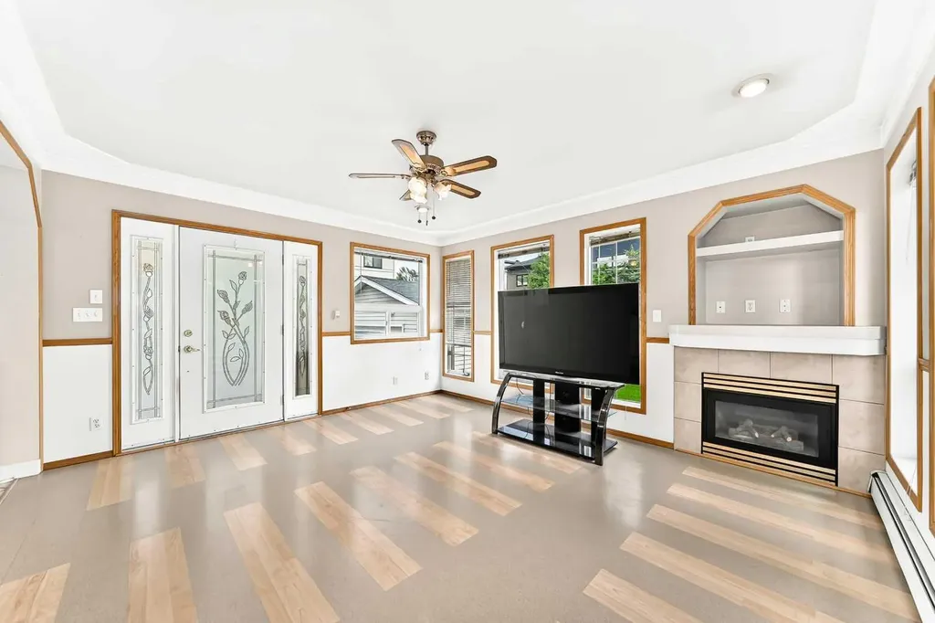 1712 28 Street SW Calgary AB T3C1L9