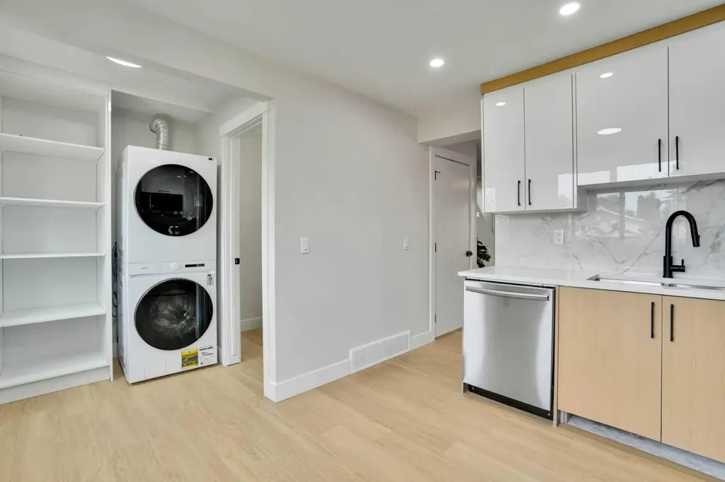 74 Castledale Way NE Calgary AB T3J 2A2