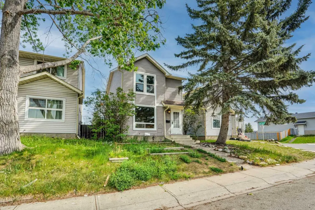 74 Castledale Way NE Calgary AB T3J 2A2