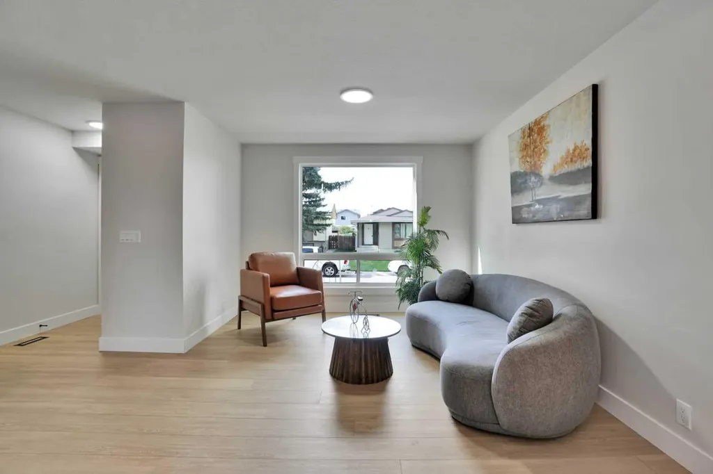 74 Castledale Way NE Calgary AB T3J 2A2