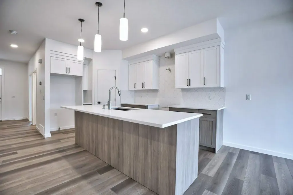 41 Legacy Point Terrace SE Calgary AB T2X 6R9
